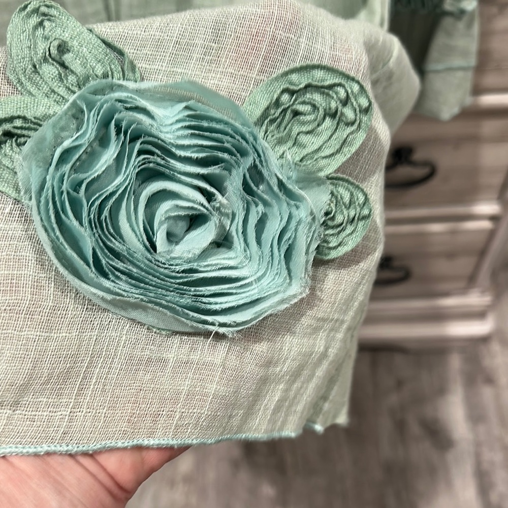 Green Ruffled Tunic Top - Picture 4 of 4